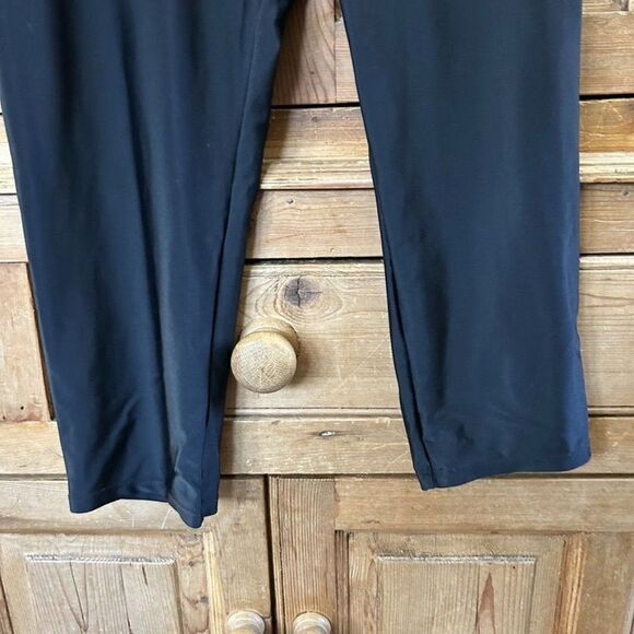 Torrid 2 Black Leggings 2X Cropped Athletic Active High-Rise Capri Swim Leggings - Picture 8 of 10